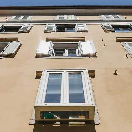 Apartament Dimora Hortis, Eleganza E Stile In Centro A