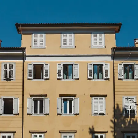 Apartament Hortis, L'incontro Tra Il Legno E Il Mare *